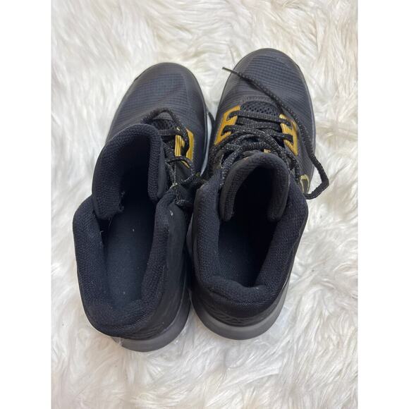 Nike Kyrie Flytrap Black Metallic Gold Athletic Shoes Size US 6Y - Picture 4 of 8